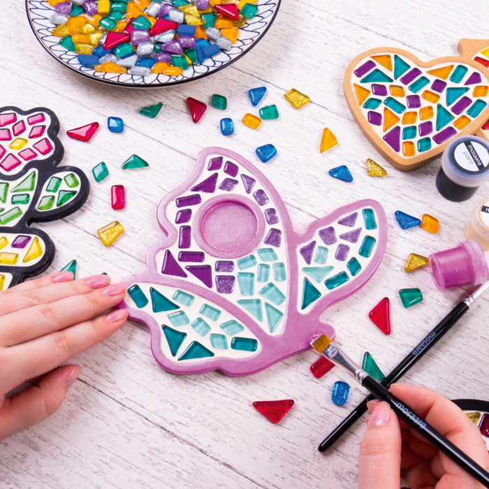 SET CREATIV MOZAIC "FLUTURE” – suport lumânare din MDF cu mozaic din sticlă MOSAARO [2]