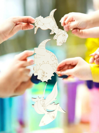 Figurine pt decorat - Magie creativă pentru copii - set dinozauri de pictat cu vopsea fosforescentă care luminează în întuneric | DIY premium