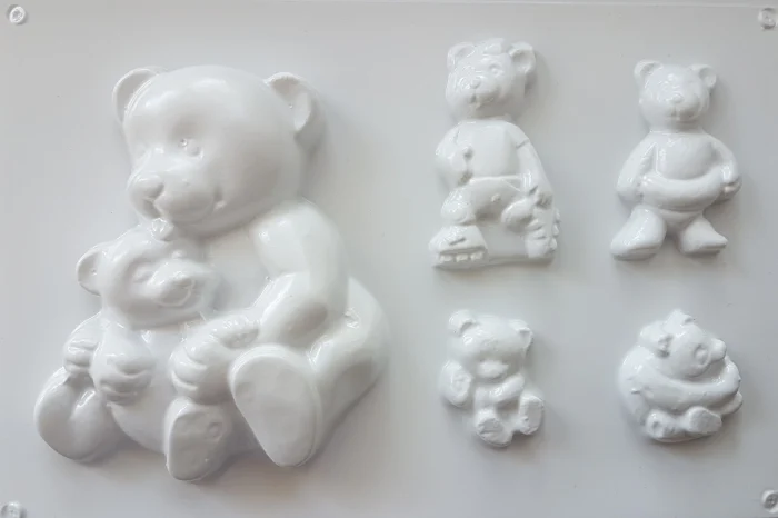 Artă Plastică - Set creativ: creează și pictează propriile figurine din ipsos - Ursuleț