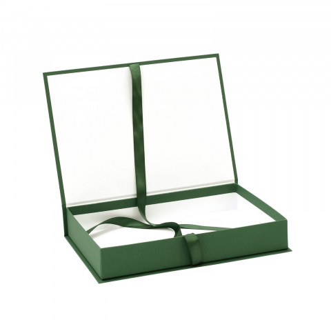 Cutie verde cu funda pentru cadouri [1]