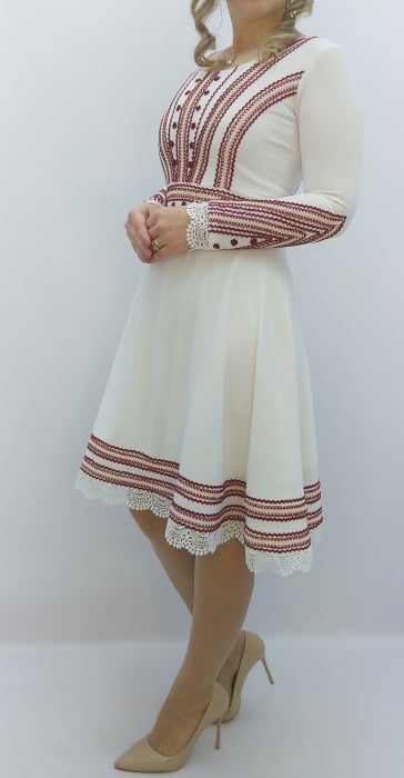 Rochie traditional populara stilizata rosu-grena [3]