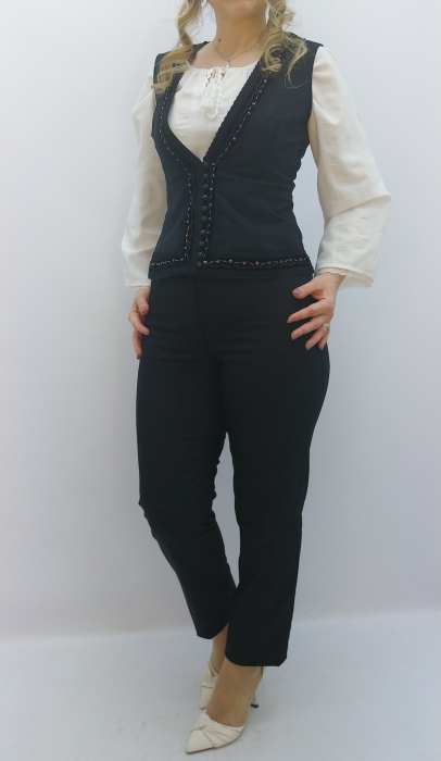 Vesta neagra cu dantela scurta [3]