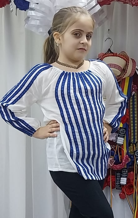 Ie stilizata fete rosu/albastru [2]