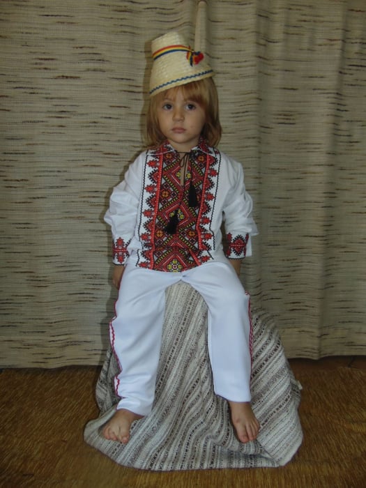 Costum traditional stilizat copii [1]