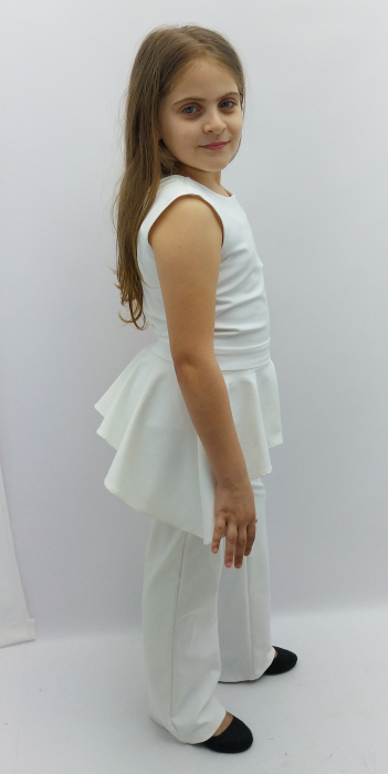 costum-elegant-alb-fete-compus-din-bluza-asimetrica-si-pantaloni-lungi.jpg [2]