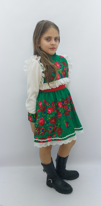 COSTUM TRADITIONAL POPULAR DE MARAMURES STILIZAT VERDE [2]