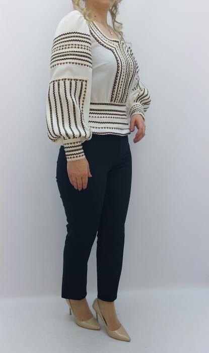 bluza-crem-broderie-traditionala-dadas-constanta.jpg [10]
