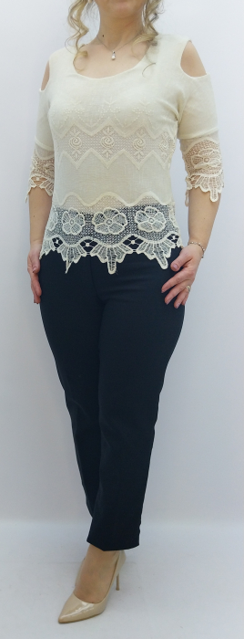 bluza-dama-crem-dantela-umeri-decupati-dadas.jpg [6]