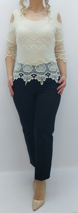 bluza-dama-crem-dantela-umeri-decupati-dadas.jpg [5]