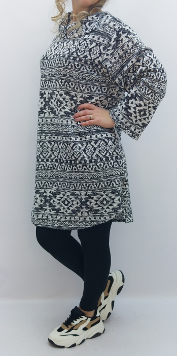 bluza-dama-lunga-gri-cu-model-geometric-alb-negru-dadas-romania.jpg [5]