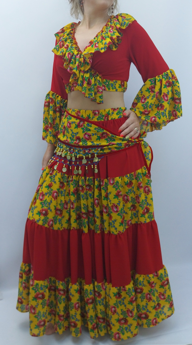 costum-dans-tiganesc-dama-fusta-ampla-florala-top-rosu-costum-spectacol-dadas-constanta.jpg [7]
