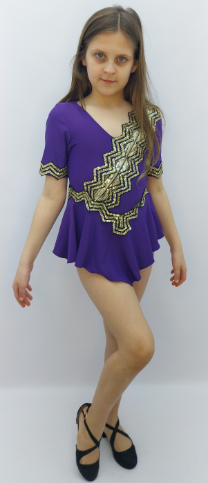 costum-gimnastica-copii-mov-cu-paiete-aurii-dans-serbare-atelier-dadas-constanta.jpg [2]