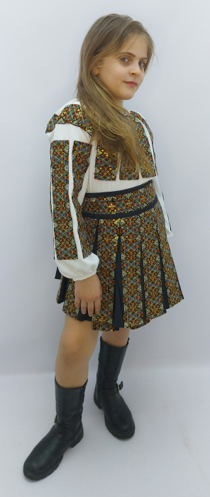 costum-popular-modern-fete-cu-fusta-plisata-si-broderie-traditionala-dadas.jpg [3]