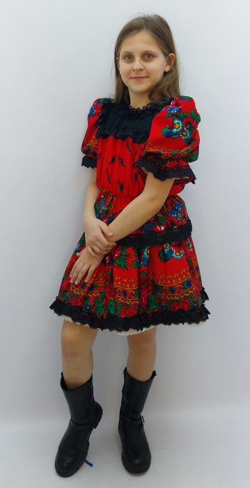 costum-traditional-maramuresan-rosu-cu-flori-bluza-si-fusta-fete-atelier-dadas-doraly-constanta.jpg [3]