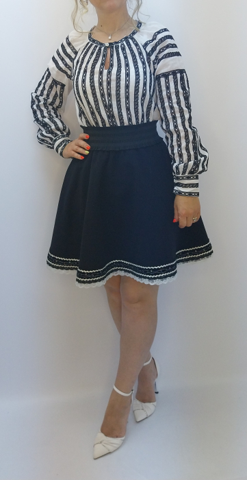 Costum popular tradițional românesc pentru femei – ie cu negru și fustă traditionala clos elegantă [12]