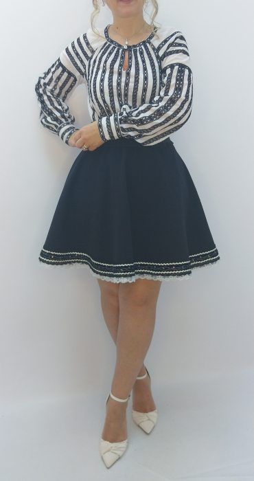 Costum popular tradițional românesc pentru femei – ie cu negru și fustă traditionala clos elegantă [4]