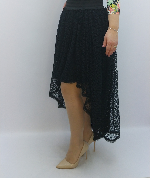 fusta-dama-neagra-din-plasa-cu-coada-asimetrica-dadas-constanta.jpg [2]