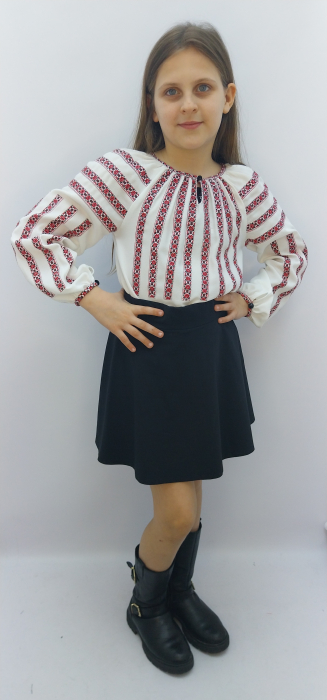ie-traditionala-fetite-motive-nationale-rosii-camasa-populara-stilizata-copii-atelier-dadas-doraly-mall.jpg [3]