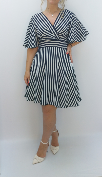 rochie-dama-eleganta-dungi-alb-negru-rochie-casual-eleganta-dadas-constanta-rochie-dama-moderna.jpg [7]
