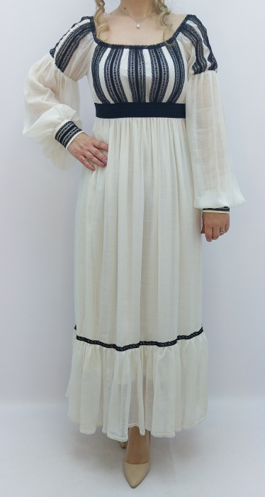 rochie-dama-lunga-alba-stil-ie-broderie-neagra-eleganta-vaporoasa-DADAS-Constanta-produs-in-Romania.jpg [3]