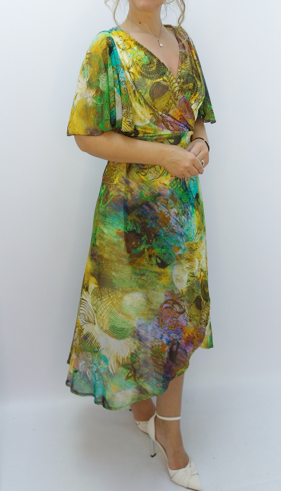 rochie-dama-multicolora-maneci-fluture-talie-marcata-dadas.jpg [4]