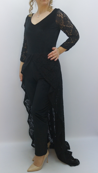 salopeta-dama-catifea-neagra-dantela-fabricata-romania-dadas-constanta.jpg [5]