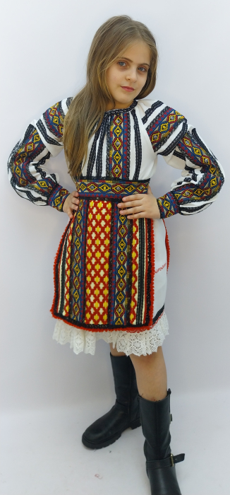 costum-traditional-fetita-autentic-stilizat-romanesc-ie-alba-catrinta-multicolora-brau-popular-dadas-fabricat-romania-foto-reale.jpg [2]