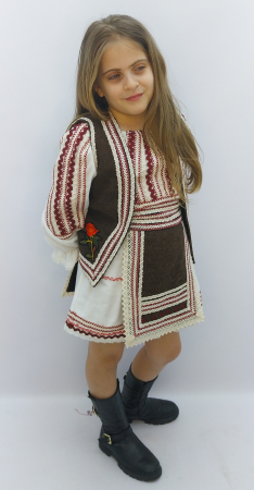 UNICAT COSTUM TRADITIONAL POPULAR STILIZAT [1]