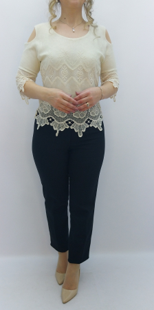 bluza-dama-crem-dantela-umeri-decupati-dadas.jpg [1]