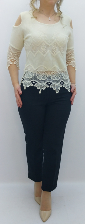 bluza-dama-crem-dantela-umeri-decupati-dadas.jpg [9]