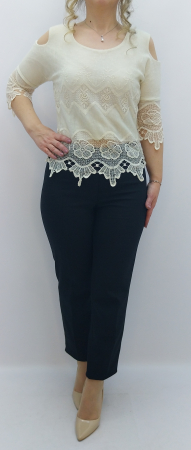 bluza-dama-crem-dantela-umeri-decupati-dadas.jpg [8]