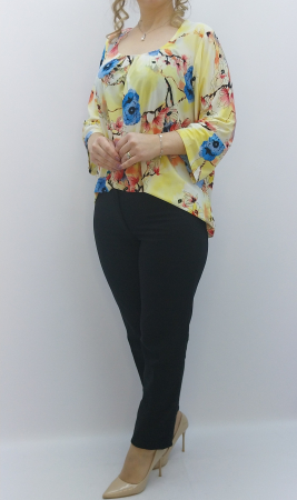 bluza-galbena-dama-imprimeu-floral-modern-croiala-lejera.jpg [1]