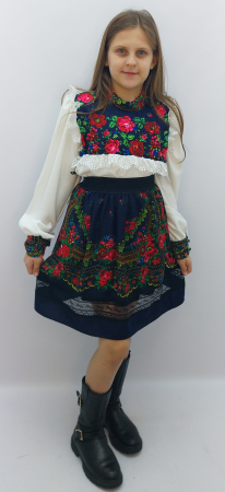Traditional copii - costum-traditional-popular-maramures-fete-camasa-alba-fusta-inflorata-albastra-haine-traditionale-atelier-dadas-doraly-constanta.jpg