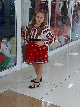 Costum traditional fete [2]