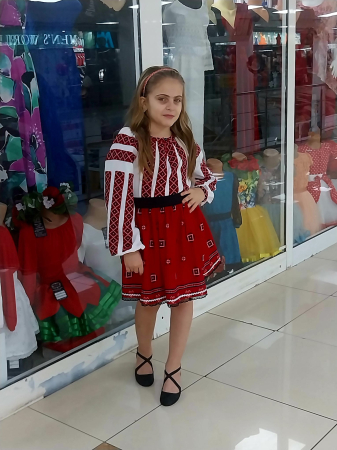 Traditional copii - Costum traditional fete cu ie populara si fusta eleganta stilizata pentru serbari nunti botezuri evenimente traditionale
