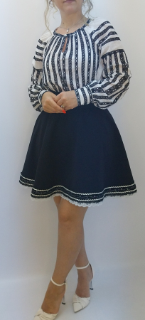 Costum popular tradițional românesc pentru femei – ie cu negru și fustă traditionala clos elegantă [14]