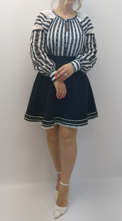 Costum popular tradițional românesc pentru femei – ie cu negru și fustă traditionala clos elegantă [8]