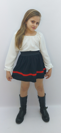 fusta-sport-fete-bleumarin-benzi-rosii-albe-haine-copii-doraly-constanta-atelier-dadas.jpg [2]
