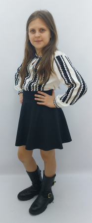 ie-fete-traditionala-crep-catifea-neagra-zig-zag-bluza-populara-copii-fabricata-in-romania-dadas-doraly-mall-constanta.jpg [3]