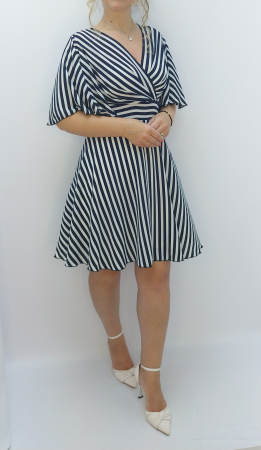 rochie-dama-eleganta-dungi-alb-negru-rochie-casual-eleganta-dadas-constanta-rochie-dama-moderna.jpg [3]