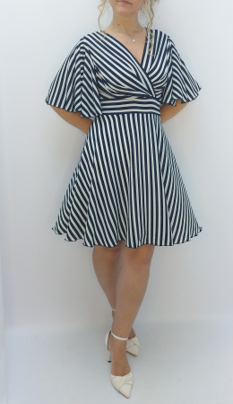 rochie-dama-eleganta-dungi-alb-negru-rochie-casual-eleganta-dadas-constanta-rochie-dama-moderna.jpg [2]