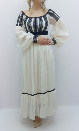 Traditional adulti - rochie-dama-lunga-alba-stil-ie-broderie-neagra-eleganta-vaporoasa-DADAS-Constanta-produs-in-Romania.jpg