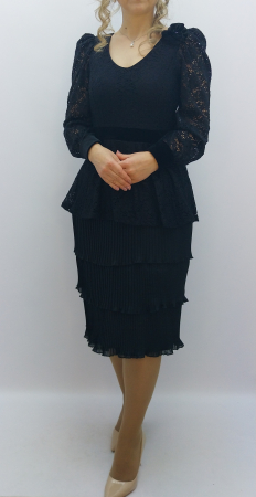 casual adulti - rochie-eleganta-neagra-din-dantela-cu-voal-plisat-si-centura-catifea-rochie-midi-de-ocazie-cu-decolteu-in-v-si-maneci-bufante