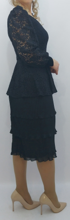 rochie-eleganta-neagra-din-dantela-cu-voal-plisat-si-centura-catifea-rochie-midi-de-ocazie-cu-decolteu-in-v-si-maneci-bufante [2]