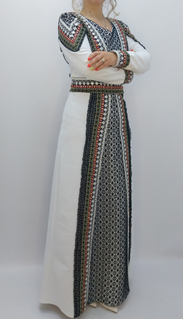 rochie-traditionala-romaneasca-dama-model-etno-motive-traditionale-rochie-populara-dadas-constanta.jpg [3]