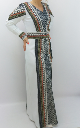 rochie-traditionala-romaneasca-dama-model-etno-motive-traditionale-rochie-populara-dadas-constanta.jpg [5]