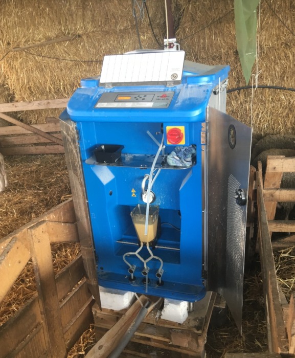 Automat de alaptare la discretie miei si iezi, H&L AdLib Feeder [5]