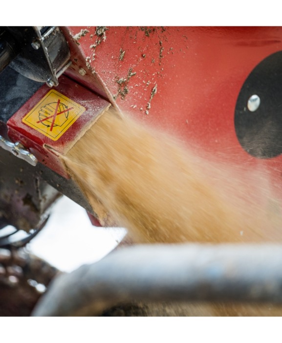 Echipament multifunctional pentru intretinerea cusetelor, Bobman Selfload, diesel, 3WD [13]