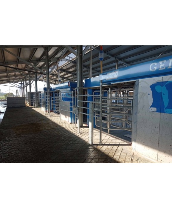 Robot de muls vaci BouMatic Gemini UP cu un post [21]