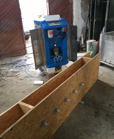 Automat de alaptare la discretie miei si iezi, H&L AdLib Feeder [3]